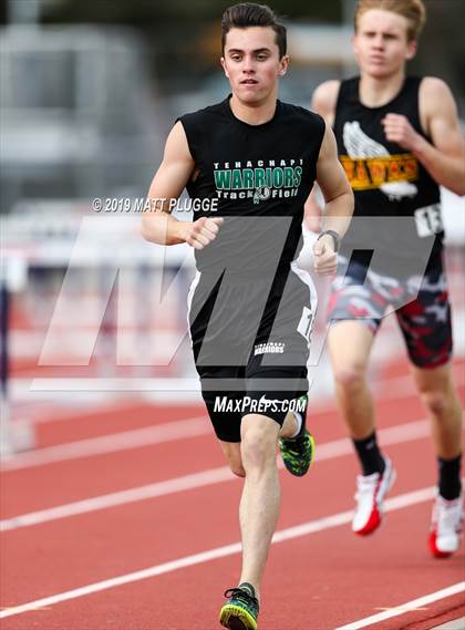 Thumbnail 3 in Kern Invitational photogallery.