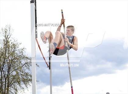 Thumbnail 3 in Kern Invitational photogallery.
