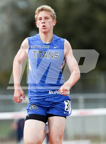 Thumbnail 1 in Kern Invitational photogallery.
