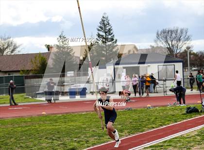 Thumbnail 3 in Kern Invitational photogallery.
