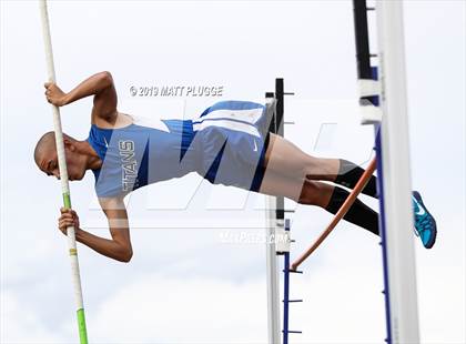 Thumbnail 2 in Kern Invitational photogallery.