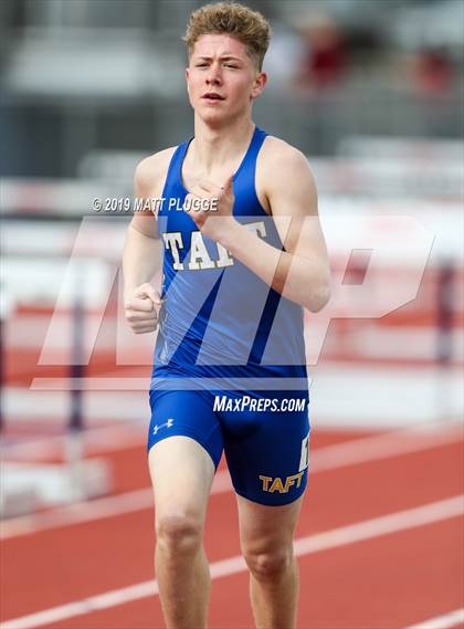 Thumbnail 3 in Kern Invitational photogallery.