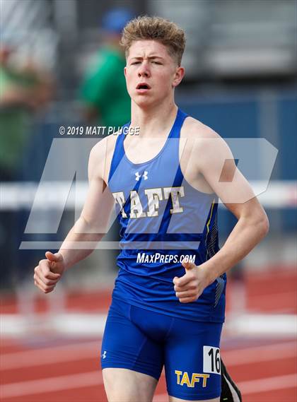 Thumbnail 1 in Kern Invitational photogallery.