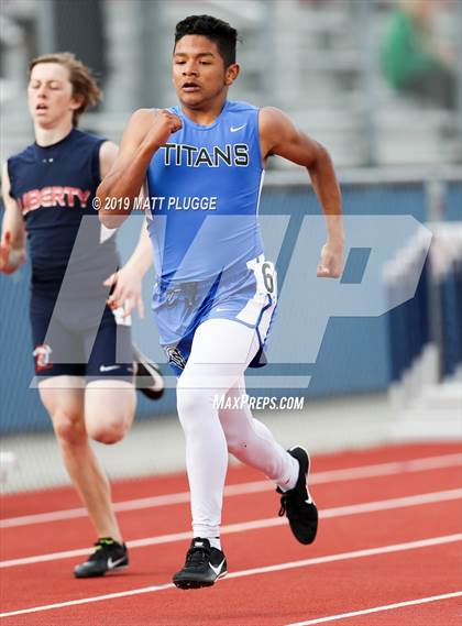 Thumbnail 1 in Kern Invitational photogallery.