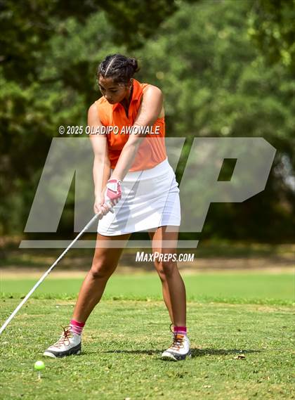 Thumbnail 2 in UIL 2A Golf State Championships photogallery.