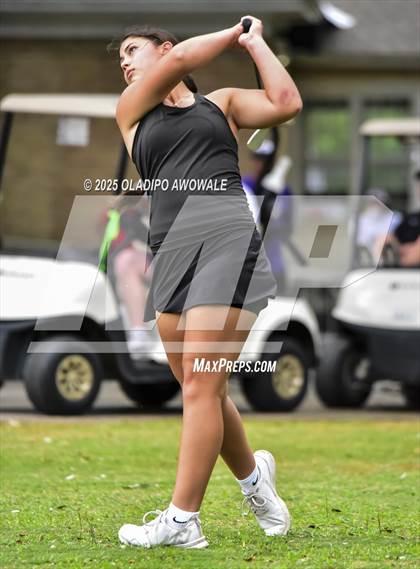 Thumbnail 3 in UIL 2A Golf State Championships photogallery.
