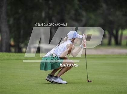 Thumbnail 3 in UIL 2A Golf State Championships photogallery.