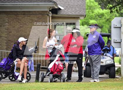 Thumbnail 3 in UIL 2A Golf State Championships photogallery.