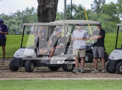 Thumbnail 3 in UIL 2A Golf State Championships photogallery.
