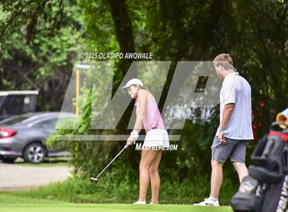 Thumbnail 3 in UIL 2A Golf State Championships photogallery.