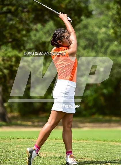 Thumbnail 3 in UIL 2A Golf State Championships photogallery.