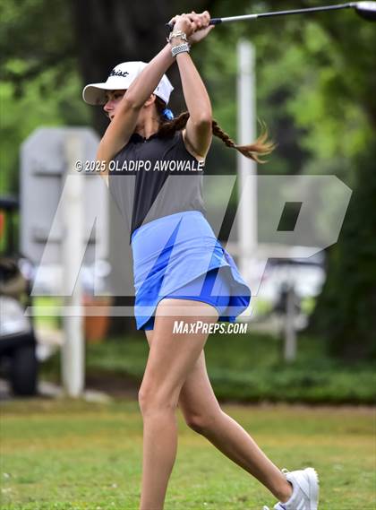 Thumbnail 3 in UIL 2A Golf State Championships photogallery.