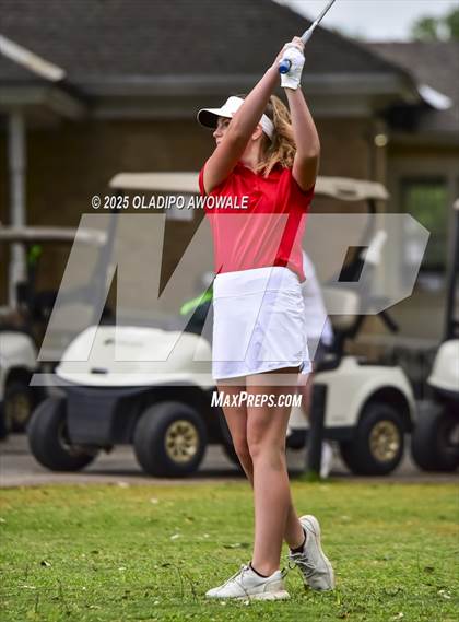 Thumbnail 2 in UIL 2A Golf State Championships photogallery.
