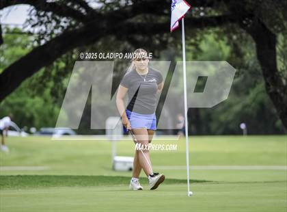 Thumbnail 3 in UIL 2A Golf State Championships photogallery.