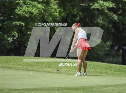 Thumbnail 3 in UIL 2A Golf State Championships photogallery.