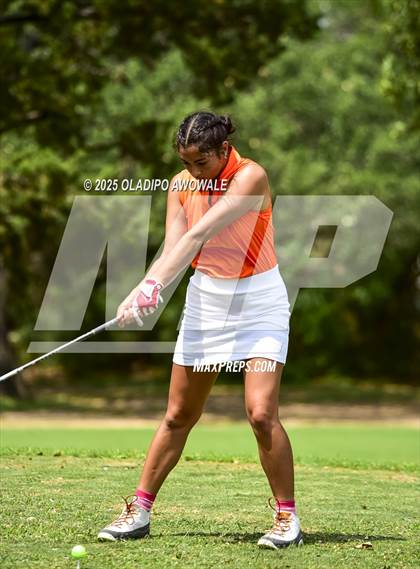 Thumbnail 3 in UIL 2A Golf State Championships photogallery.