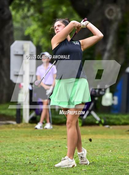 Thumbnail 2 in UIL 2A Golf State Championships photogallery.
