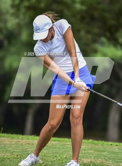 Thumbnail 3 in UIL 2A Golf State Championships photogallery.