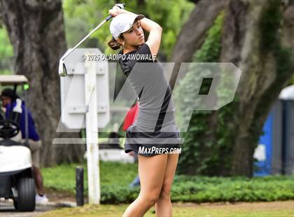 Thumbnail 3 in UIL 2A Golf State Championships photogallery.