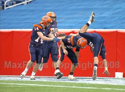 Thumbnail 1 in Mansfield vs. Walpole (MIAA Division 2 East Final) photogallery.