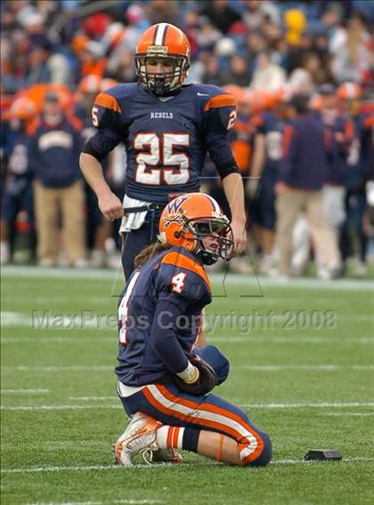 Thumbnail 1 in Mansfield vs. Walpole (MIAA Division 2 East Final) photogallery.