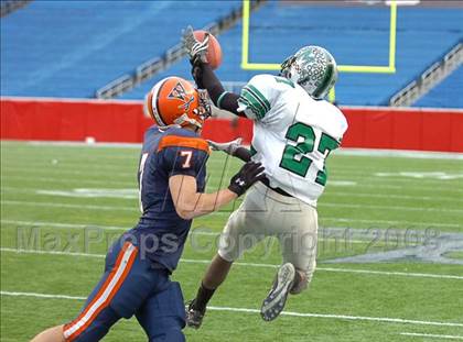 Thumbnail 1 in Mansfield vs. Walpole (MIAA Division 2 East Final) photogallery.