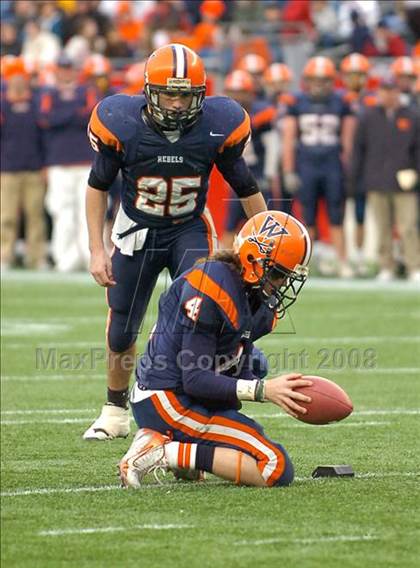 Thumbnail 2 in Mansfield vs. Walpole (MIAA Division 2 East Final) photogallery.