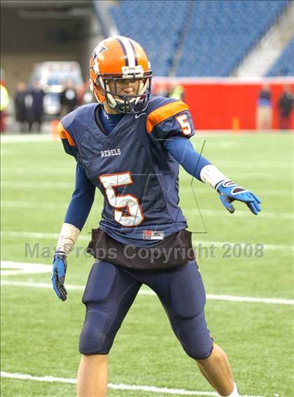 Thumbnail 1 in Mansfield vs. Walpole (MIAA Division 2 East Final) photogallery.