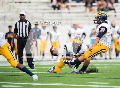 Thumbnail 3 in Nimitz @ Mayde Creek photogallery.