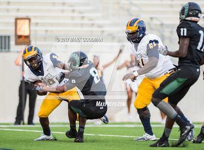Thumbnail 2 in Nimitz @ Mayde Creek photogallery.