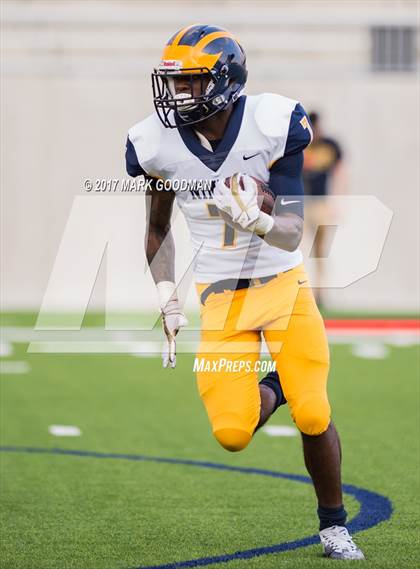 Thumbnail 3 in Nimitz @ Mayde Creek photogallery.