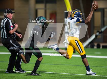 Thumbnail 3 in Nimitz @ Mayde Creek photogallery.