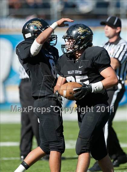 Thumbnail 2 in Santana vs Valley Center (CIF SDS D4 Final) photogallery.