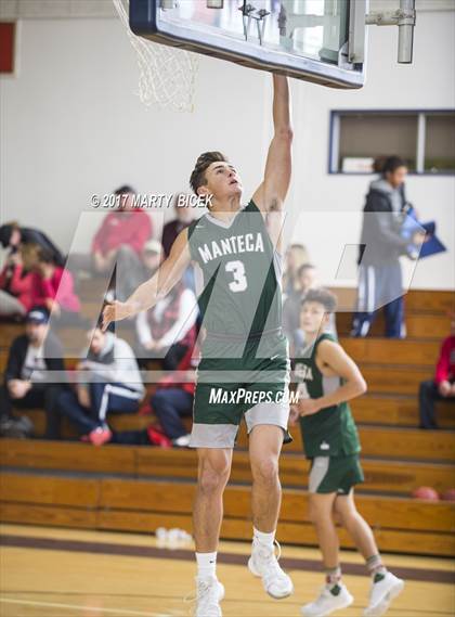 Thumbnail 2 in Holiday Hoops Ripon vs. Manteca photogallery.