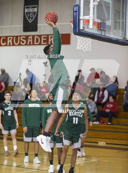 Thumbnail 2 in Holiday Hoops Ripon vs. Manteca photogallery.