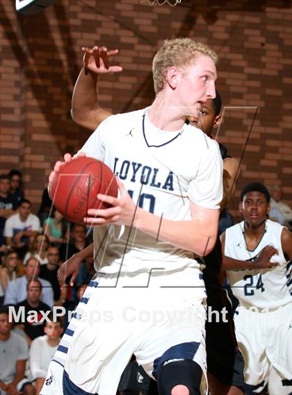 Thumbnail 3 in Loyola vs. Centennial (CIF SoCal Regional D1 Playoff) photogallery.
