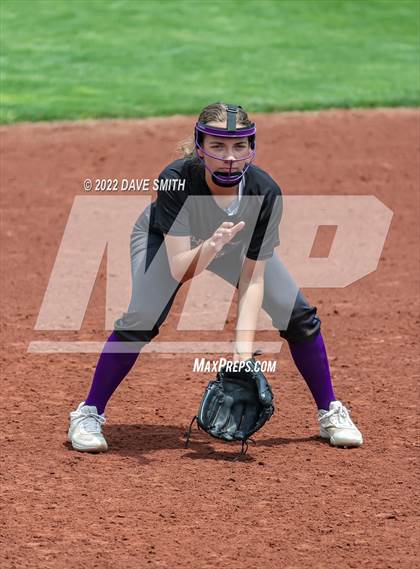 Thumbnail 1 in Keokuk vs Iowa City West (Varsity Classic) photogallery.