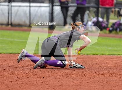 Thumbnail 1 in Keokuk vs Iowa City West (Varsity Classic) photogallery.