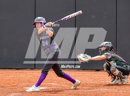 Thumbnail 2 in Keokuk vs Iowa City West (Varsity Classic) photogallery.