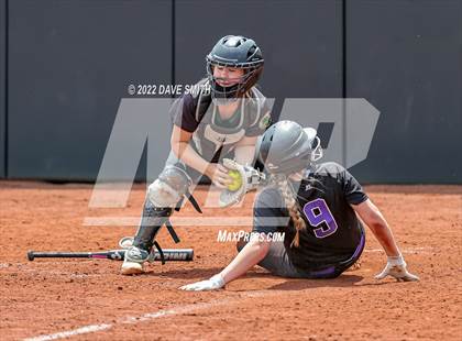 Thumbnail 3 in Keokuk vs Iowa City West (Varsity Classic) photogallery.