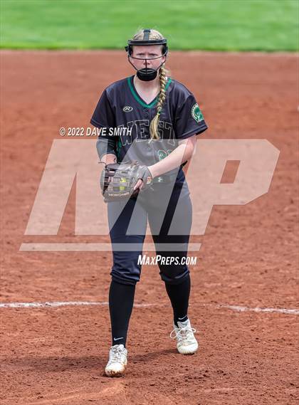 Thumbnail 3 in Keokuk vs Iowa City West (Varsity Classic) photogallery.