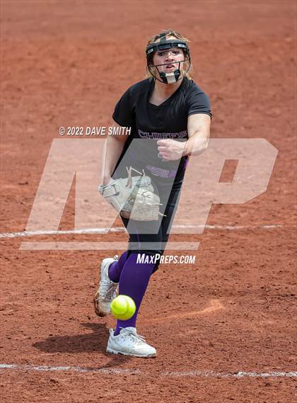 Thumbnail 3 in Keokuk vs Iowa City West (Varsity Classic) photogallery.