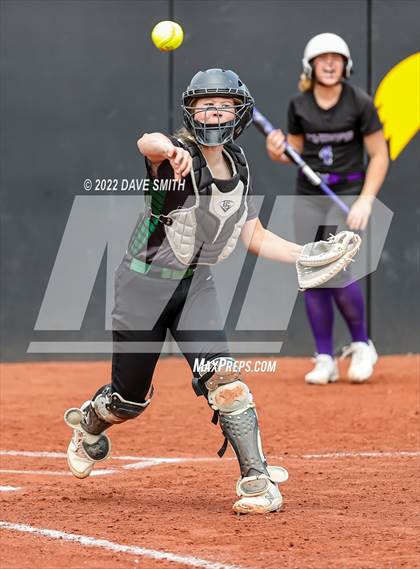 Thumbnail 1 in Keokuk vs Iowa City West (Varsity Classic) photogallery.