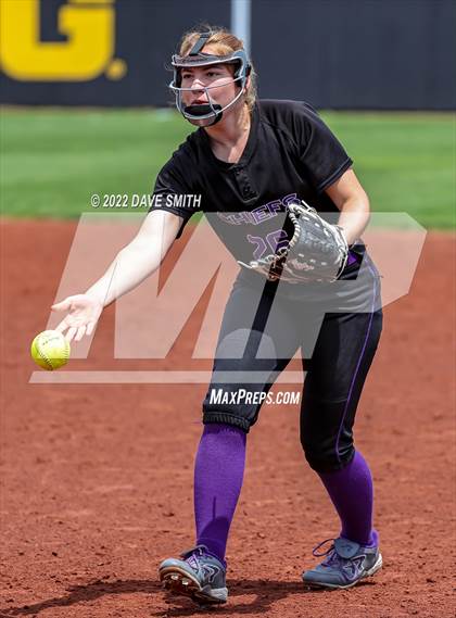 Thumbnail 3 in Keokuk vs Iowa City West (Varsity Classic) photogallery.