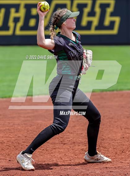Thumbnail 3 in Keokuk vs Iowa City West (Varsity Classic) photogallery.