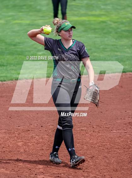 Thumbnail 1 in Keokuk vs Iowa City West (Varsity Classic) photogallery.
