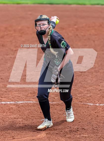 Thumbnail 1 in Keokuk vs Iowa City West (Varsity Classic) photogallery.