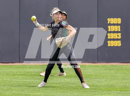 Thumbnail 1 in Keokuk vs Iowa City West (Varsity Classic) photogallery.