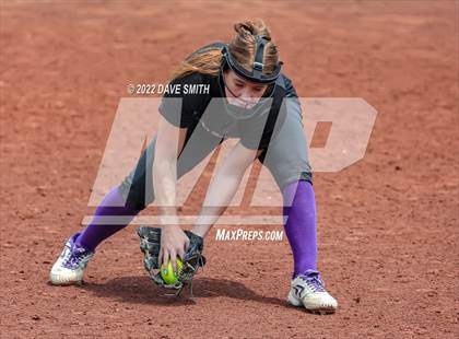 Thumbnail 2 in Keokuk vs Iowa City West (Varsity Classic) photogallery.