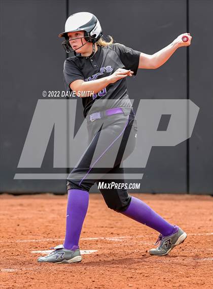 Thumbnail 3 in Keokuk vs Iowa City West (Varsity Classic) photogallery.